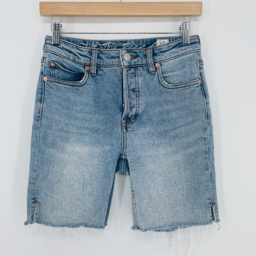 We The Free Free People Light Wash Button Fly Bermuda Denim Shorts size 25 Blue